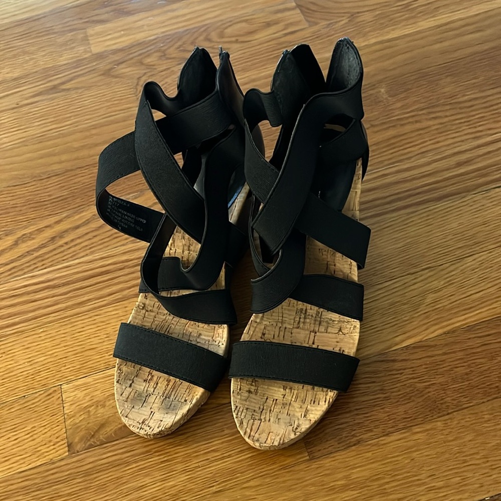 Black wedge
